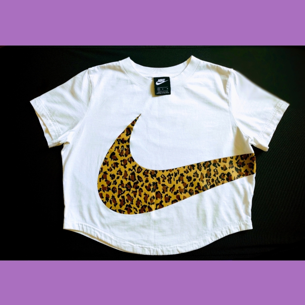 Nike Crop Top size M 🌸🤍